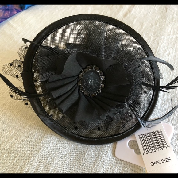 Disney Accessories - The Haunted Mansion Bride headband/hat!